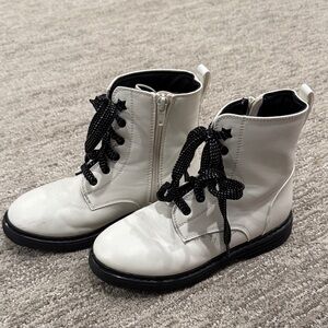 SO Kids' White and Black Lace-Up Boots